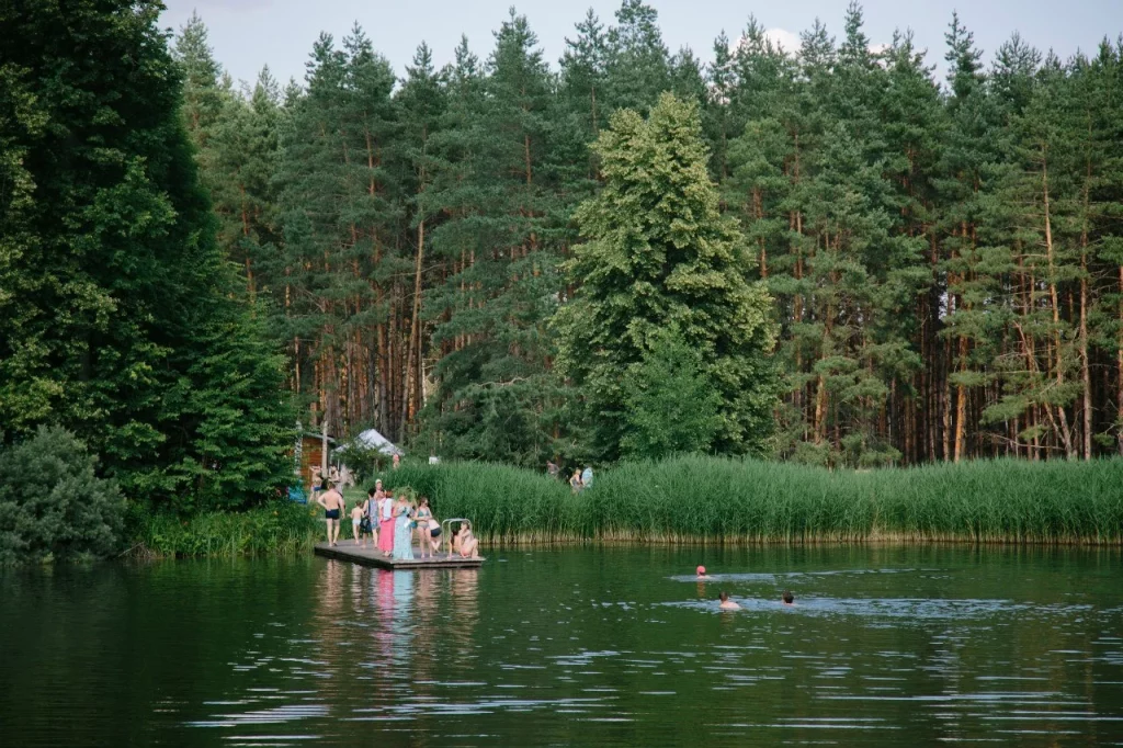 Озеро в лесу Торбово