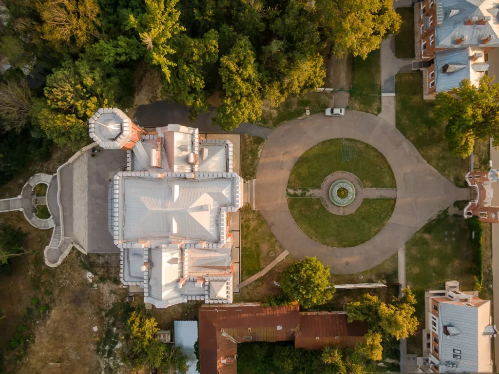 Усадьба Ольденбургских в Рамони: Жемчужина дворцово-паркового искусства XIX века